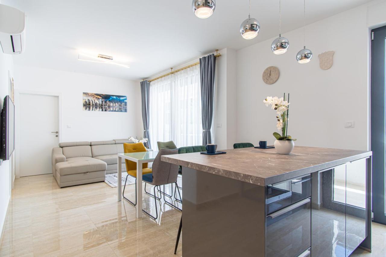 Ledeno More Luxury Apartments Split Buitenkant foto